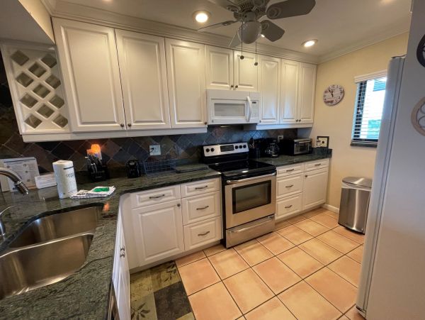 Siesta Key Beach Vacation Condo with Great Views & Pool
