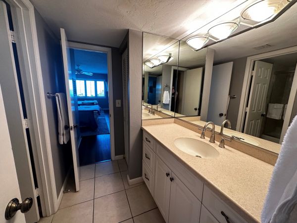 Siesta Key Beach Vacation Condo with Great Views & Pool