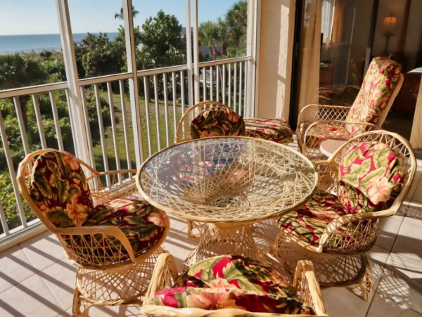 Sanibel island Vacation Condo with Gulf Views on Beach