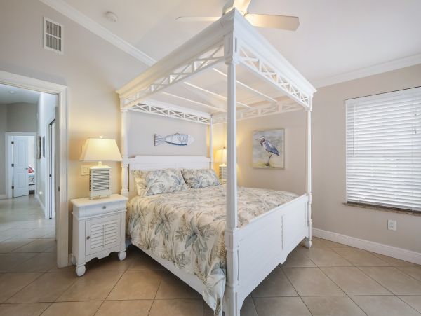 Six Bedroom Anna Maria Rental -  Peeks of The Gulf of Mexico