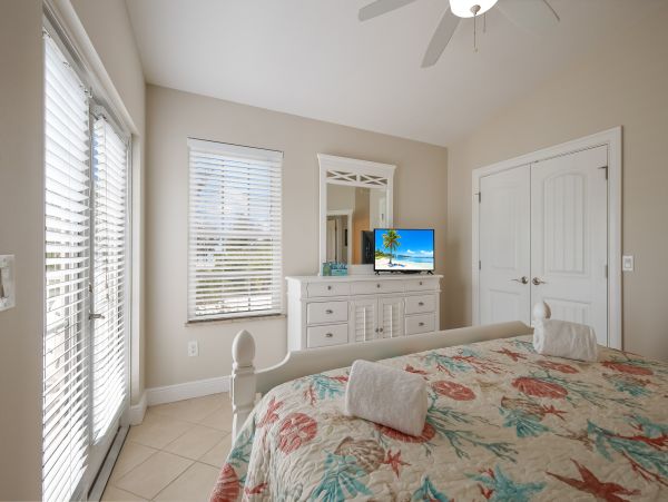 Six Bedroom Anna Maria Rental -  Peeks of The Gulf of Mexico