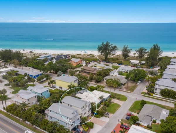 Holmes Beach Vacation Home With Private Pool