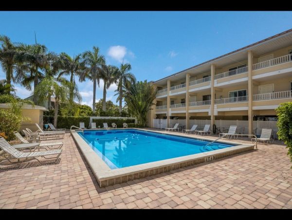 Anna Maria Island Vacation Condo on Beach Gulf Views