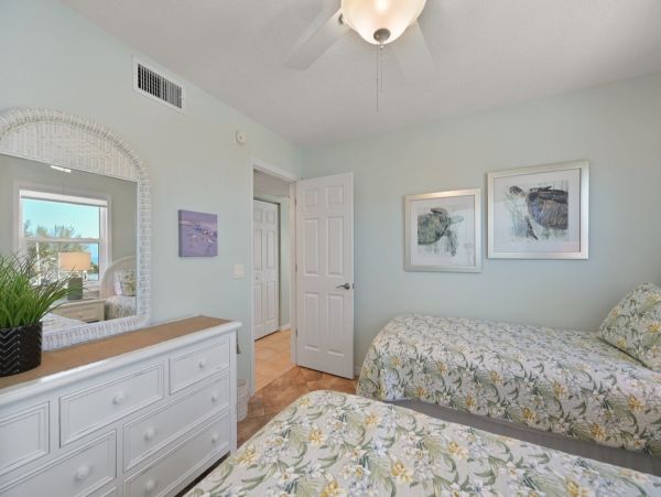 Anna Maria Island Vacation Rentals - Gulf-Front Condo with Balcony Views
