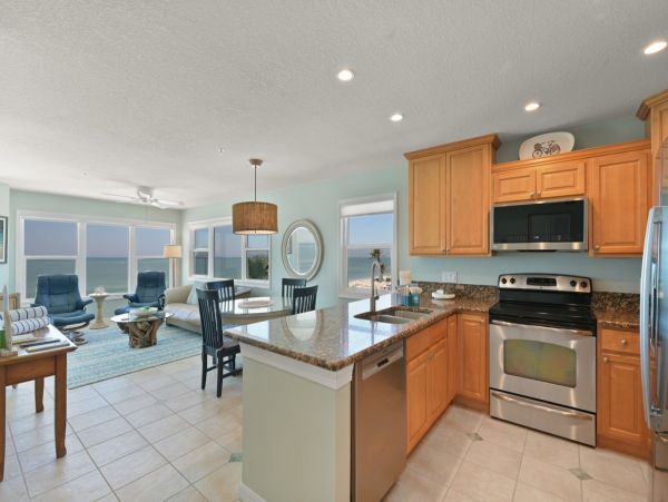 Anna Maria Island Vacation Rentals - Gulf-Front Condo with Balcony Views