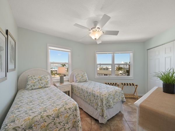 Anna Maria Island Vacation Rentals - Gulf-Front Condo with Balcony Views