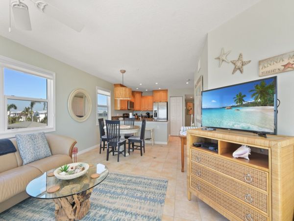 Anna Maria Island Vacation Rentals - Gulf-Front Condo with Balcony Views