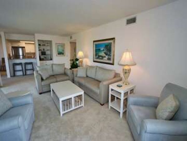 Sanibel Two Bedroom Condo Sleeps 6 Located on the Beach