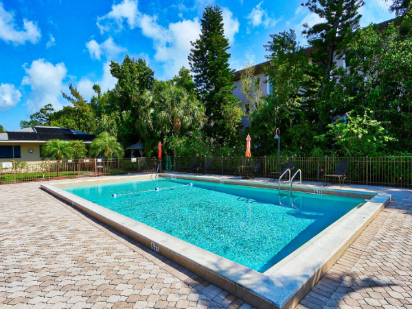 Sanibel Two Bedroom Condo Sleeps 6 Located on the Beach