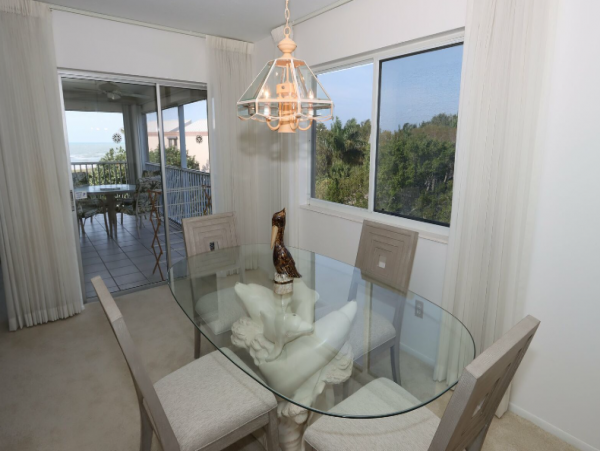 Sanibel Two Bedroom Condo Sleeps 6 Located on the Beach