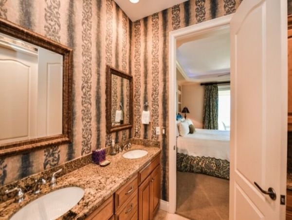 Holmes Beach Luxury Rental - Anna Maria Island Beachfront Penthouse