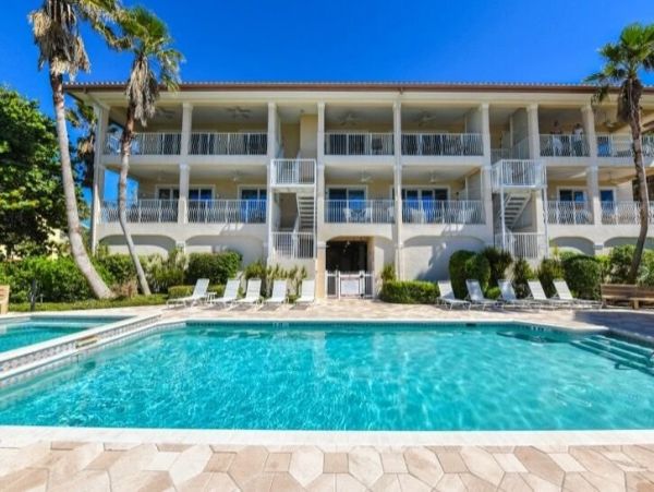 Holmes Beach Luxury Rental - Anna Maria Island Beachfront Penthouse