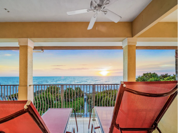 Holmes Beach Luxury Rental - Anna Maria Island Beachfront Penthouse