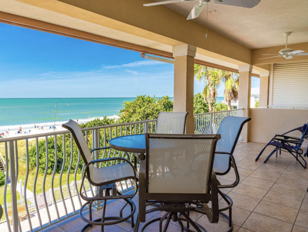 Holmes Beach Luxury Rental - Anna Maria Island Beachfront Penthouse