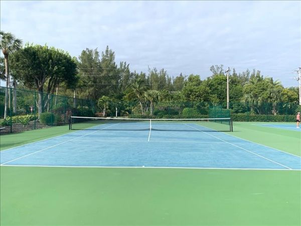 Sanibel Vacation Beach Condo Sleeps Six Guests Communal Pool