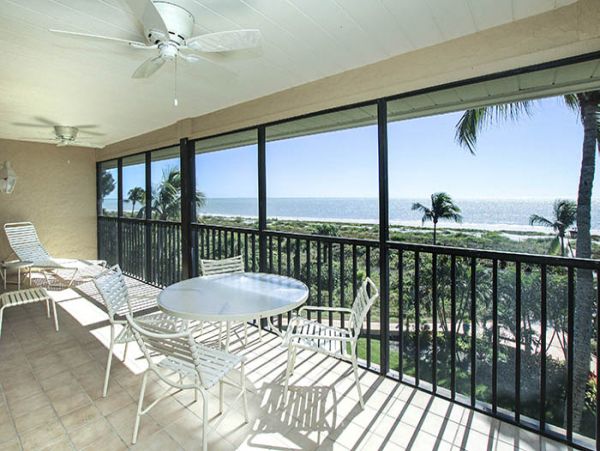 Sanibel Vacation Beach Condo Sleeps Six Guests Communal Pool