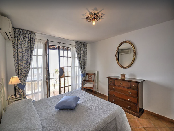 Luxury Six Bedroom Free Standing Positano  Vacation Villa