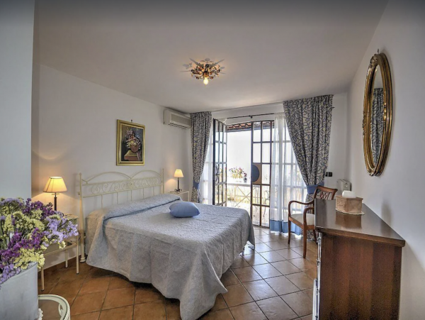 Luxury Six Bedroom Free Standing Positano  Vacation Villa