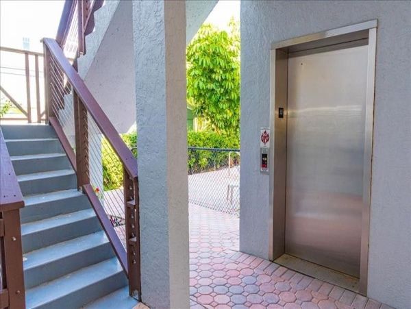 Beachfront Elegance with Direct Access and Gulf Views in Holmes Beach