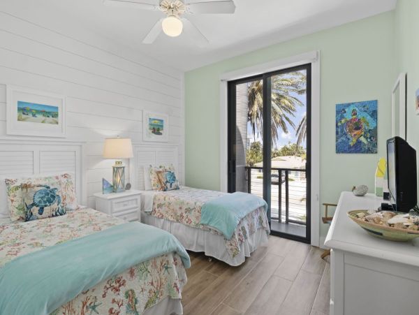 Beachfront Elegance with Direct Access and Gulf Views in Holmes Beach