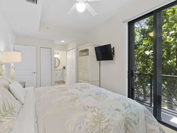 Beachfront Elegance with Direct Access and Gulf Views in Holmes Beach