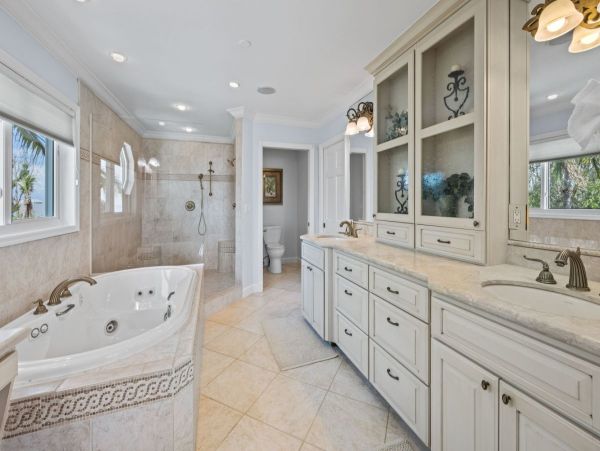 Luxury Beachfront 5 Bedroom Captiva Vacation Rental Home