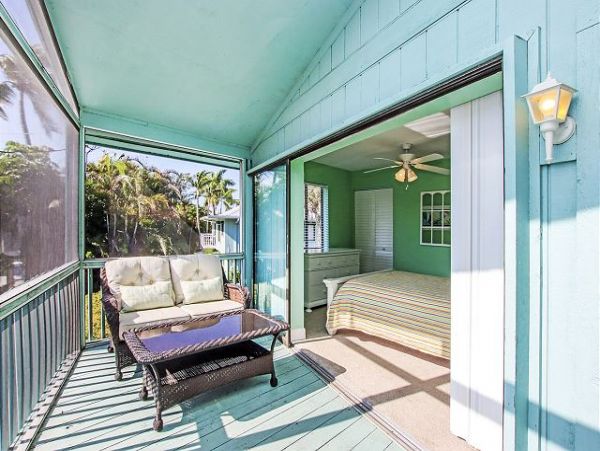 Captiva Three Bedroom Home Sleeps 8 Short Walk to Beach