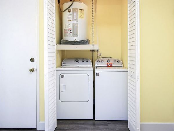 Captiva Three Bedroom Home Sleeps 8 Short Walk to Beach