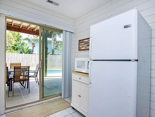Captiva Three Bedroom Home Sleeps 8 Short Walk to Beach