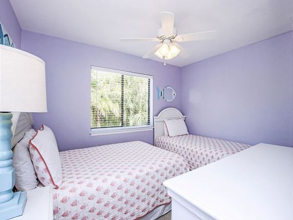 Captiva Three Bedroom Home Sleeps 8 Short Walk to Beach