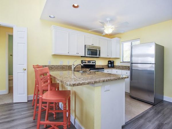 Captiva Three Bedroom Home Sleeps 8 Short Walk to Beach