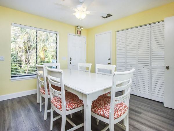 Captiva Three Bedroom Home Sleeps 8 Short Walk to Beach