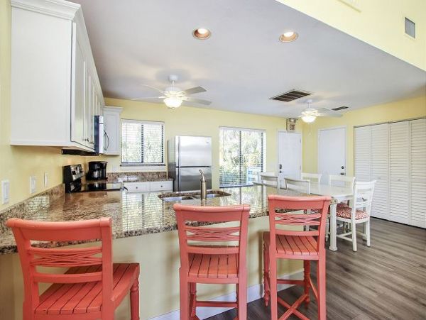 Captiva Three Bedroom Home Sleeps 8 Short Walk to Beach