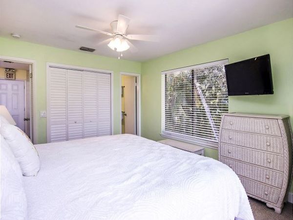 Captiva Three Bedroom Home Sleeps 8 Short Walk to Beach