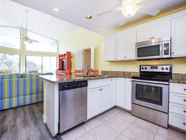 Captiva Three Bedroom Home Sleeps 8 Short Walk to Beach