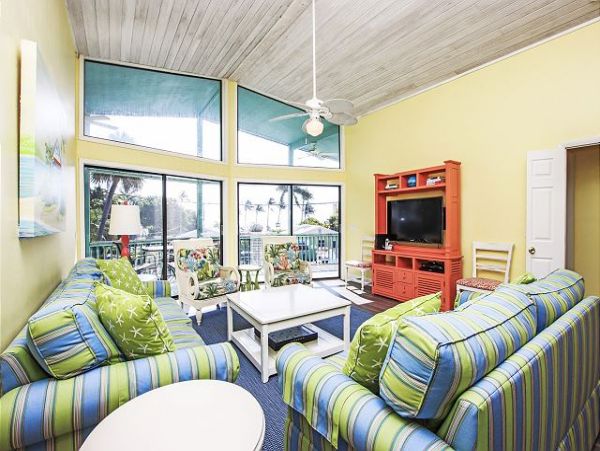 Captiva Three Bedroom Home Sleeps 8 Short Walk to Beach