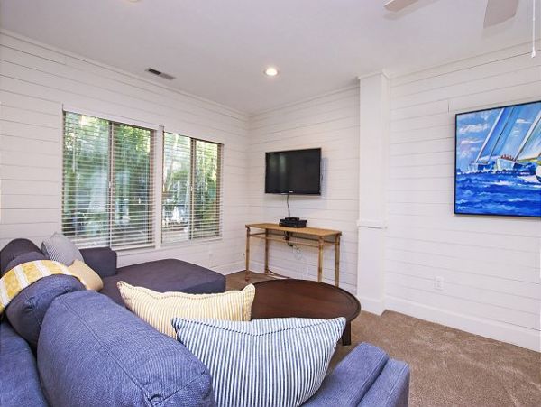 Captiva Three Bedroom Home Sleeps 8 Short Walk to Beach