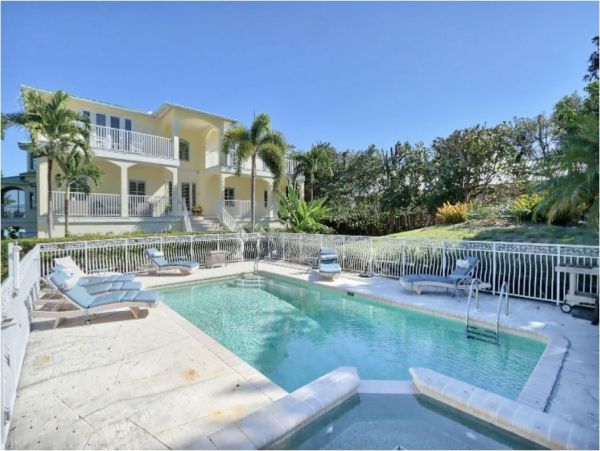 Captiva Luxury Seven Bedroom Vacation Rental - Private Pool