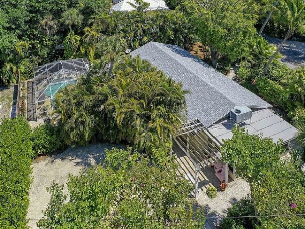 Three Bedroom Captiva Vacation Rental with Private Pool