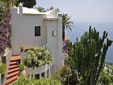 Three Bedroom Vacation Home Rental on Positano Sleeps Six