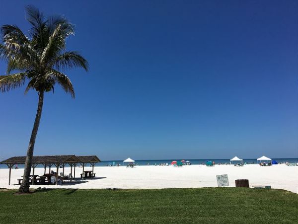 Siesta Key Vacation Condo Close To Beach Sleeps 6 Guests