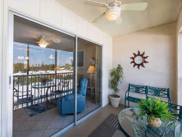 Siesta Key Vacation Condo Close To Beach Sleeps 6 Guests