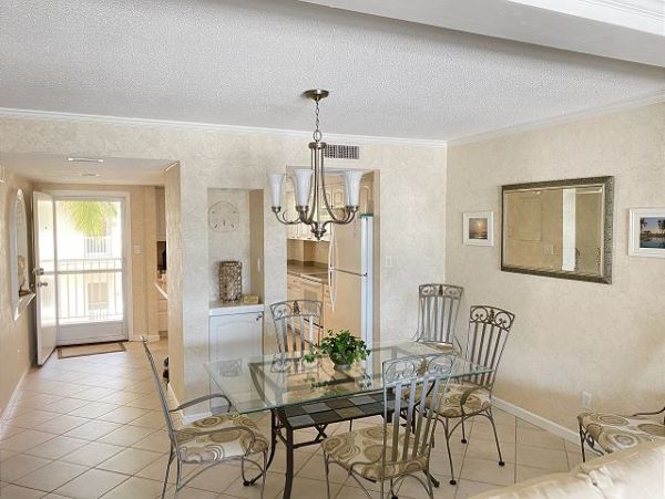 Siesta Key Vacation Condo Close To Beach Sleeps 6 Guests