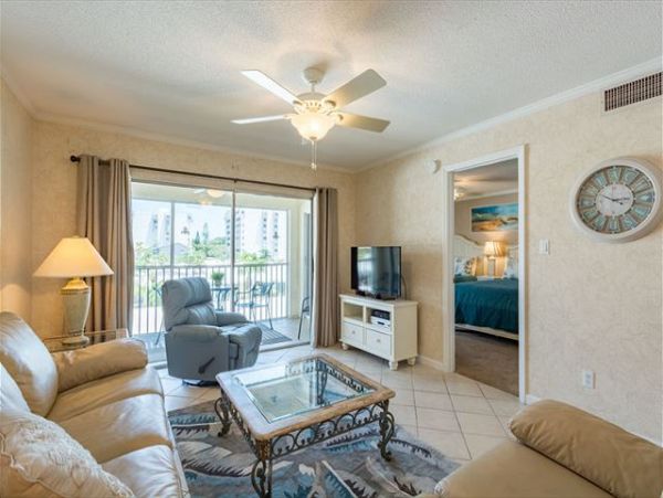 Siesta Key Vacation Condo Close To Beach Sleeps 6 Guests