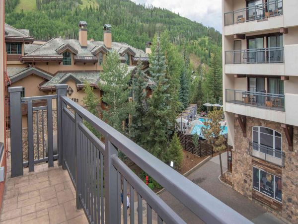 Vail 5 Bedroom Luxury Ski Vacation Condo - Sleeps 10 Guests