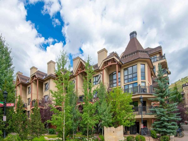 Vail 5 Bedroom Luxury Ski Vacation Condo - Sleeps 10 Guests