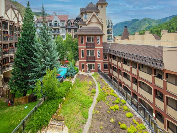 Vail 5 Bedroom Luxury Ski Vacation Condo - Sleeps 10 Guests