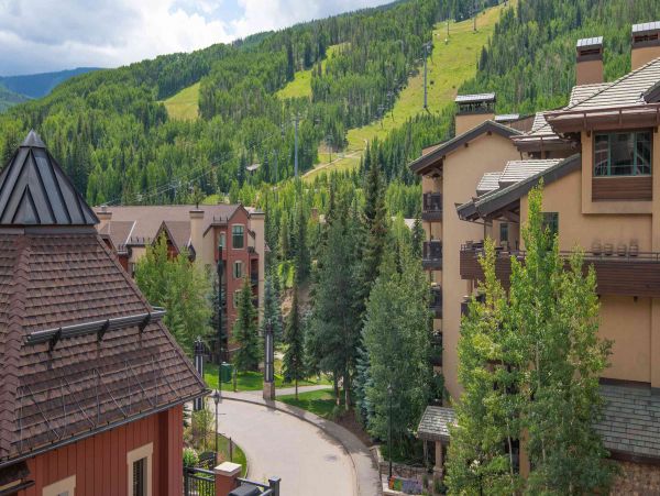 Vail 5 Bedroom Luxury Ski Vacation Condo - Sleeps 10 Guests