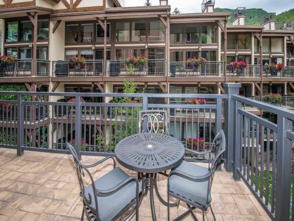 Vail 5 Bedroom Luxury Ski Vacation Condo - Sleeps 10 Guests
