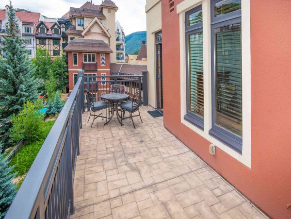 Vail 5 Bedroom Luxury Ski Vacation Condo - Sleeps 10 Guests